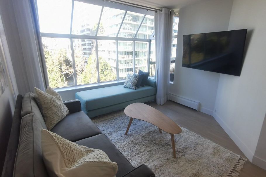806 1330 Burrard Street Vancouver, BC - 1
