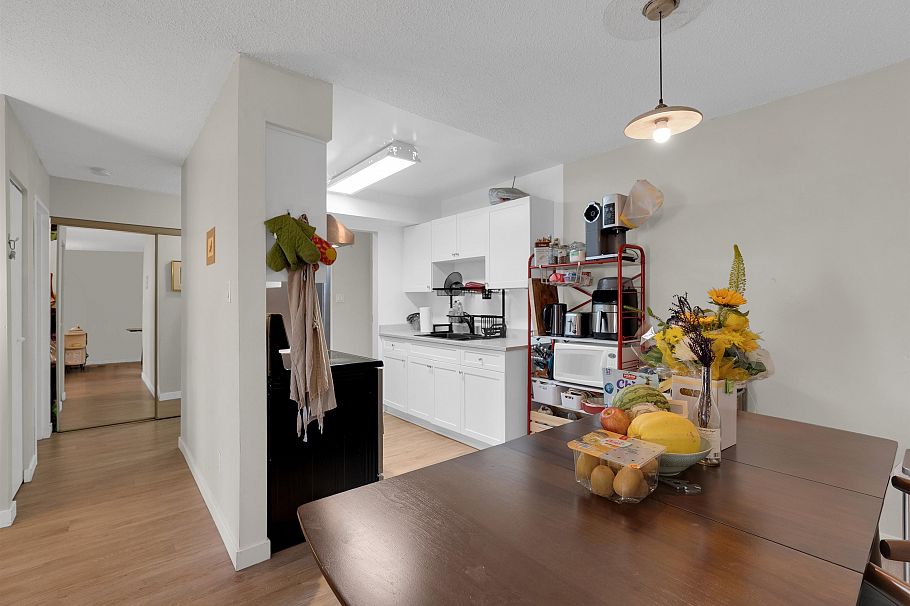 105 975 E Broadway Vancouver, BC - 8