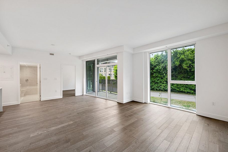 203 2888 Arbutus Street Vancouver, BC - 4
