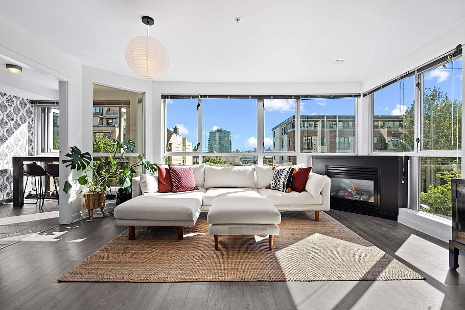 301 122 E 3rd Street North Vancouver, BC - 1