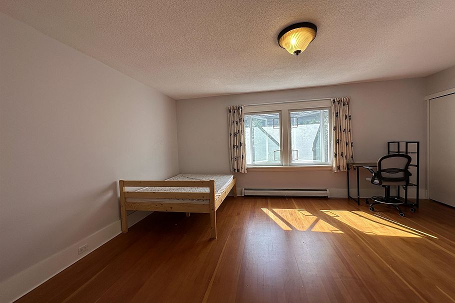 4678 W 3rd Avenue Vancouver, BC - 13