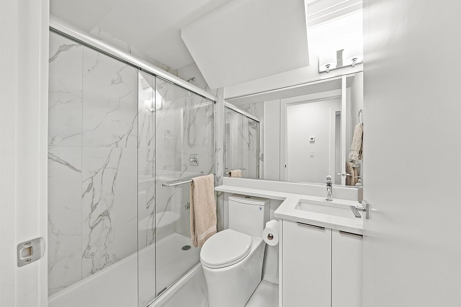 742 E 58th Avenue Vancouver, BC - 26