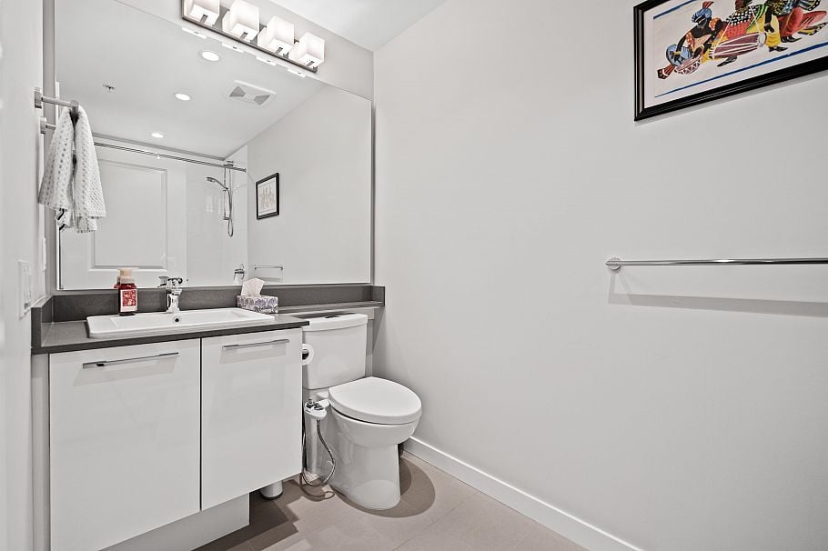 315 2651 Library Lane North Vancouver, BC - 25