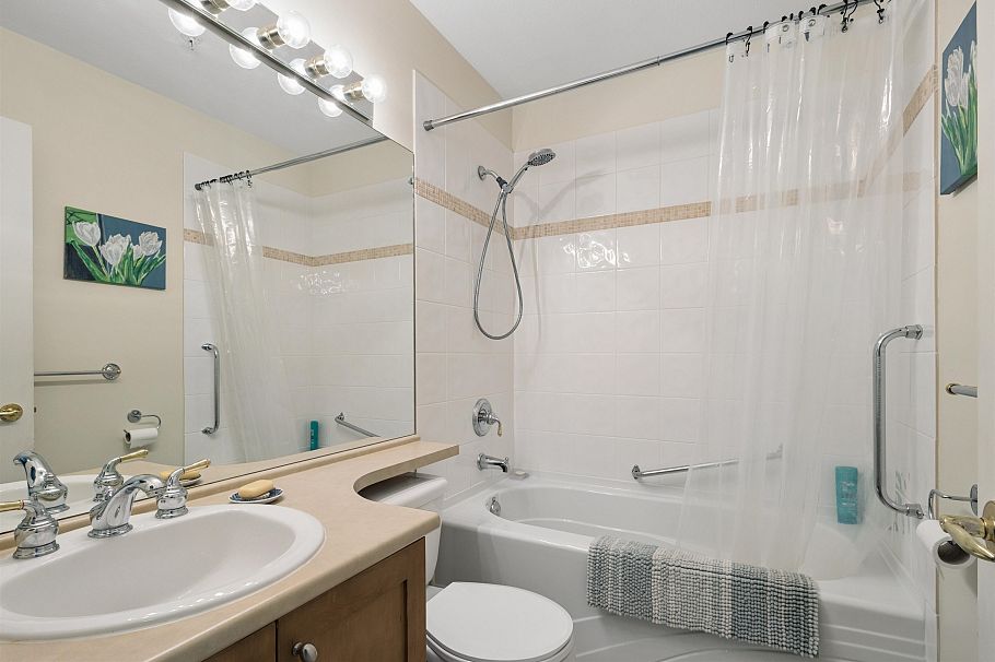 2487 W 39th Avenue Vancouver, BC - 26