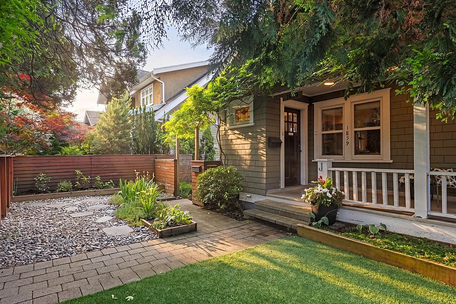 1859 Semlin Drive Vancouver, BC - 36
