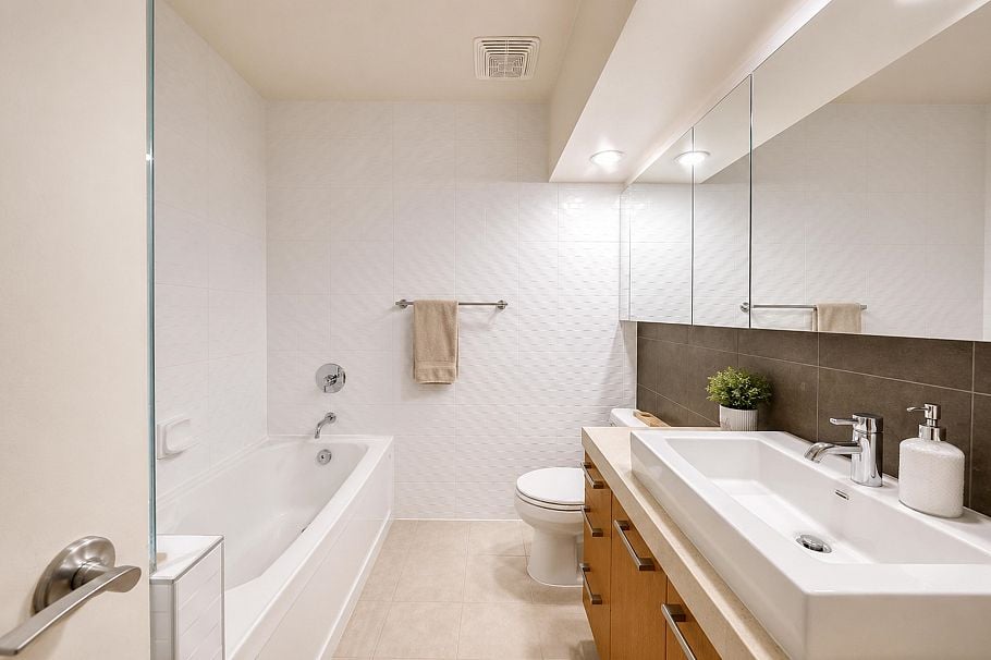 915 1333 W Georgia Street Vancouver, BC - 9