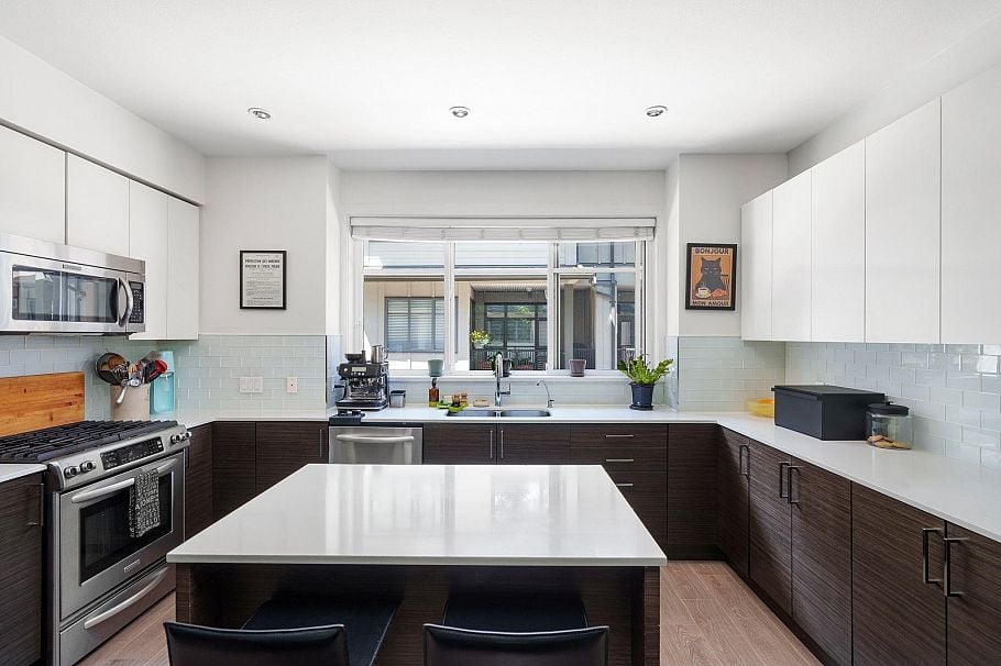 307 2135 Heritage Park Lane North Vancouver, BC - 16