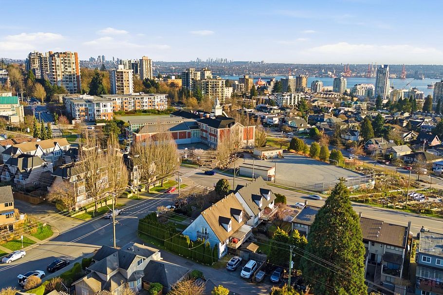 1309 Mahon Avenue North Vancouver, BC - 37