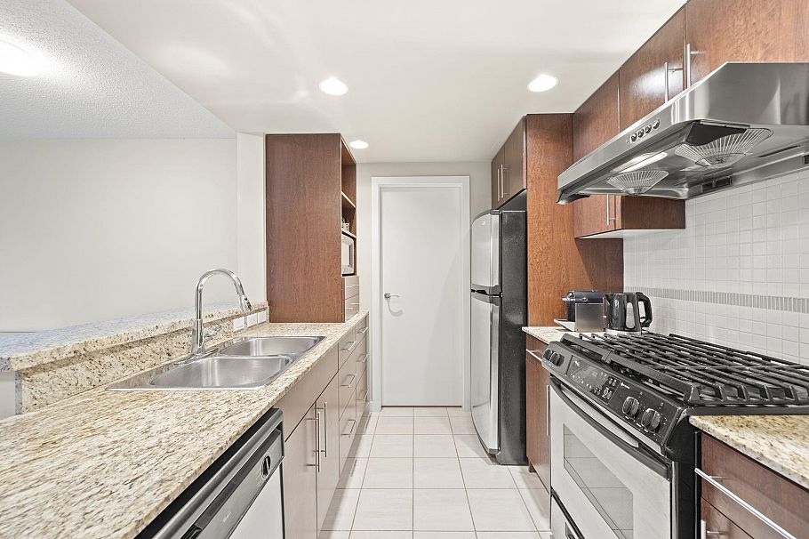 306 583 Beach Crescent Vancouver, BC - 6
