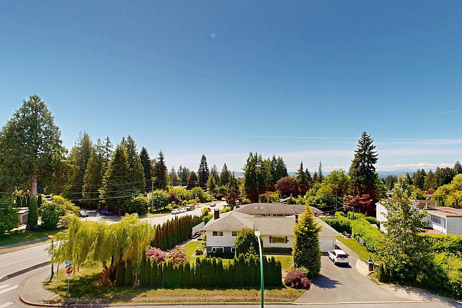 402 650 Evergreen Place North Vancouver, BC - 1