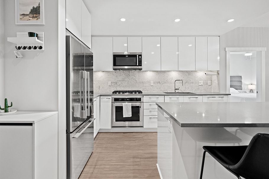 315 2651 Library Lane North Vancouver, BC - 7