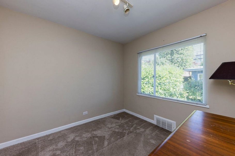 836 E 4th Street North Vancouver, BC - 18
