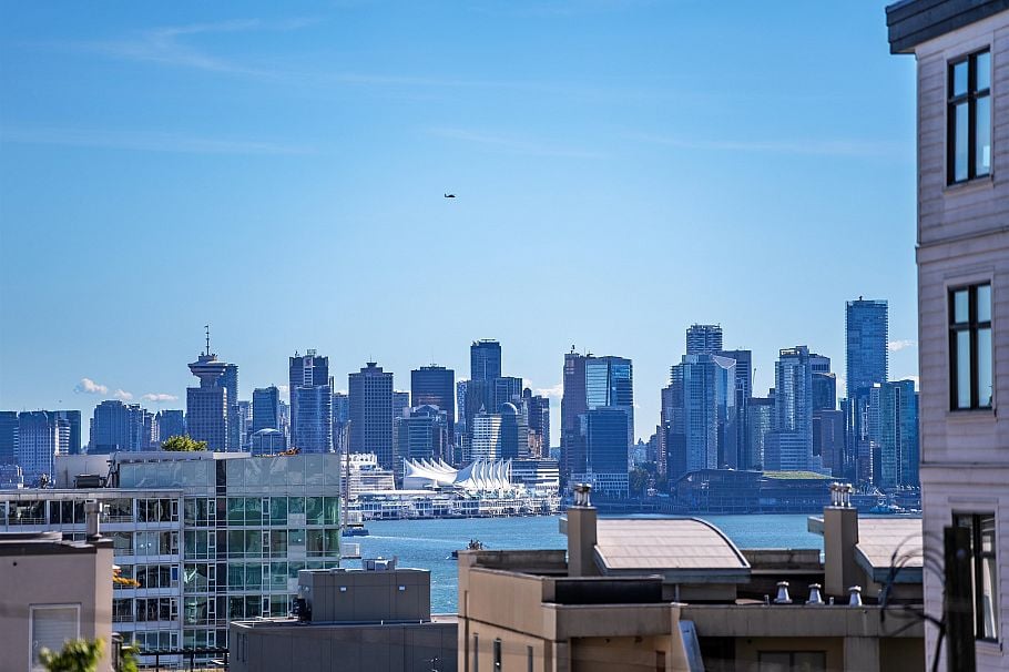 301 122 E 3rd Street North Vancouver, BC - 3