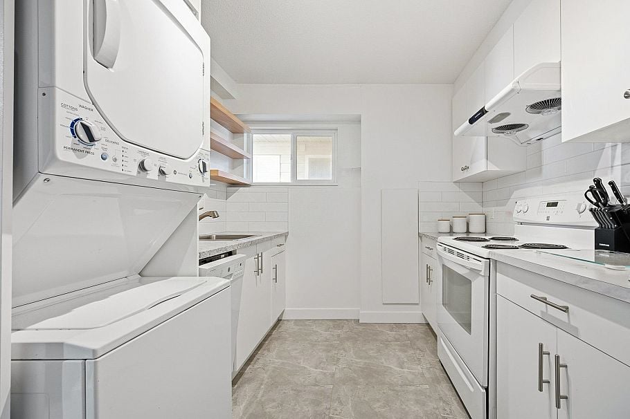 1309 Mahon Avenue North Vancouver, BC - 30