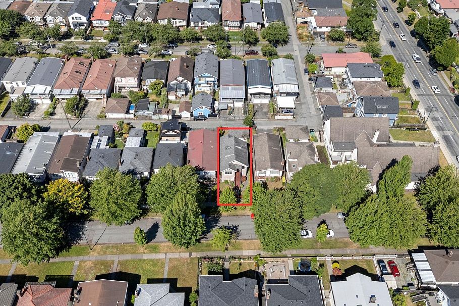 5743 St. Margarets Street Vancouver, BC - 33