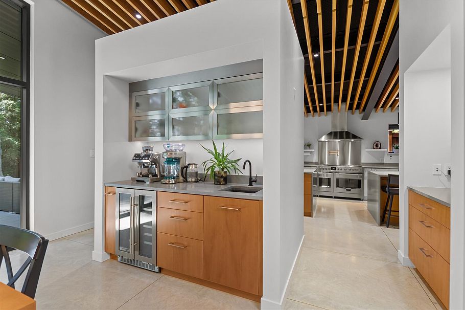 2409 Windridge Drive North Vancouver, BC - 9