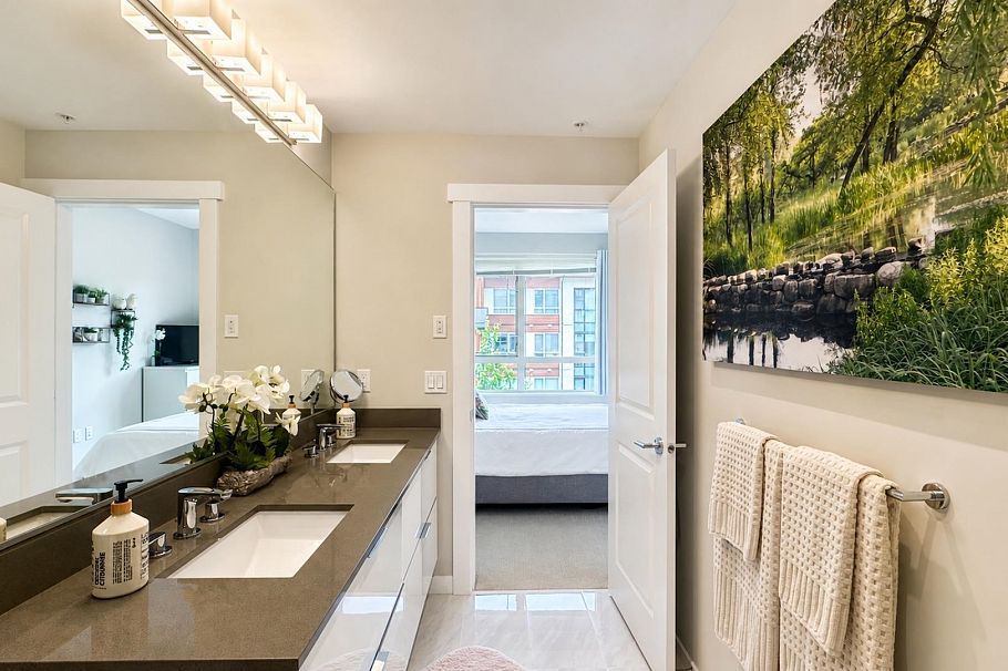 301 2651 Library Lane North Vancouver, BC - 15