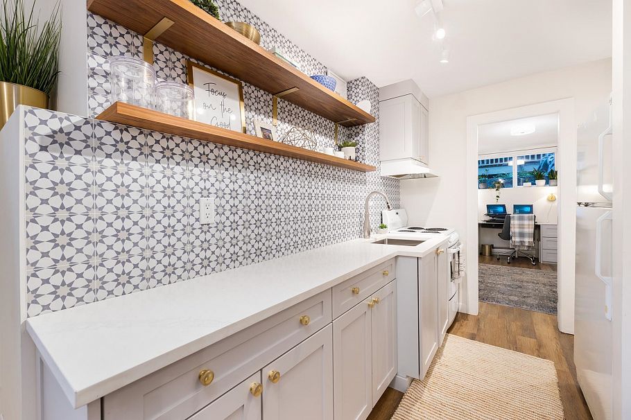 448 Brand Street North Vancouver, BC - 36