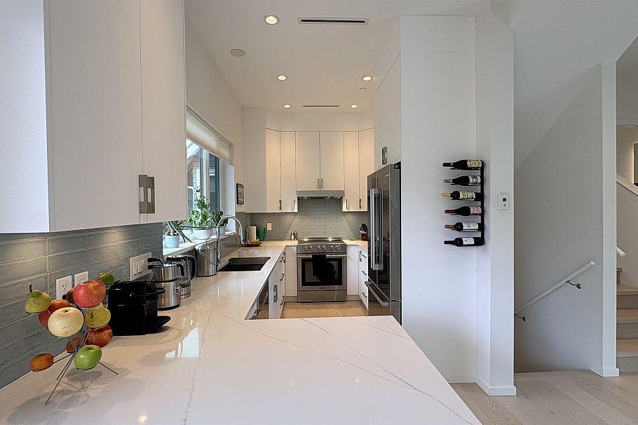 411 Aubrey Place Vancouver, BC - 6