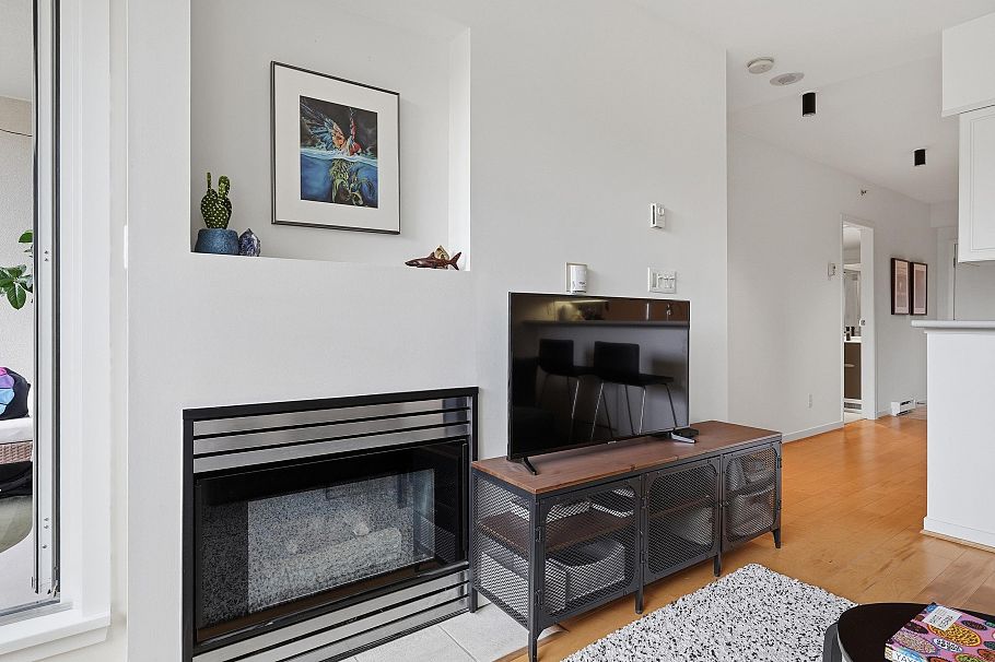 303 1888 York Avenue Vancouver, BC - 11