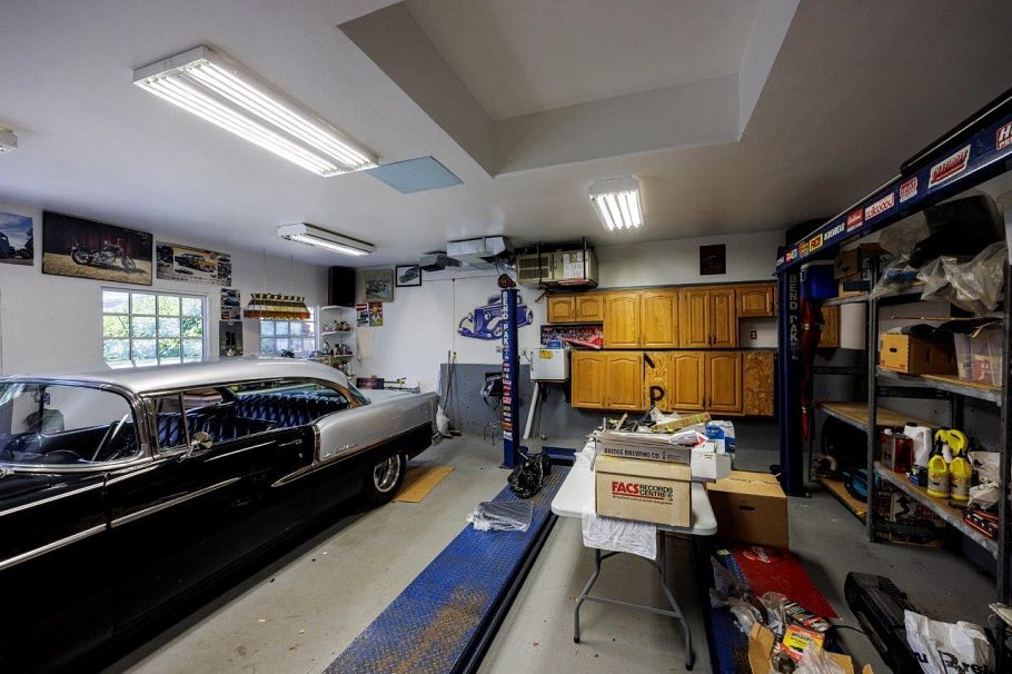 836 E 4th Street North Vancouver, BC - 22