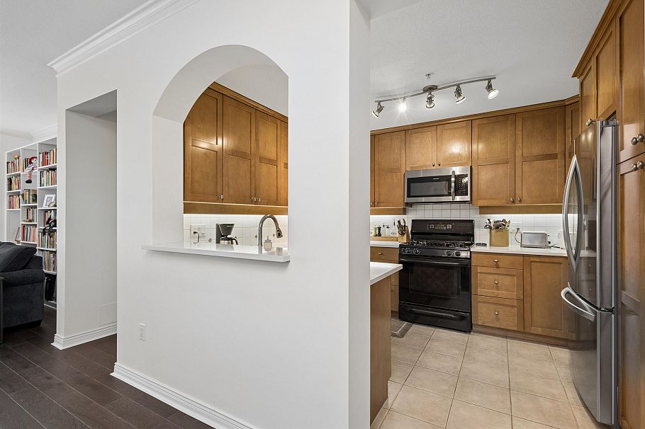 2487 W 39th Avenue Vancouver, BC - 7