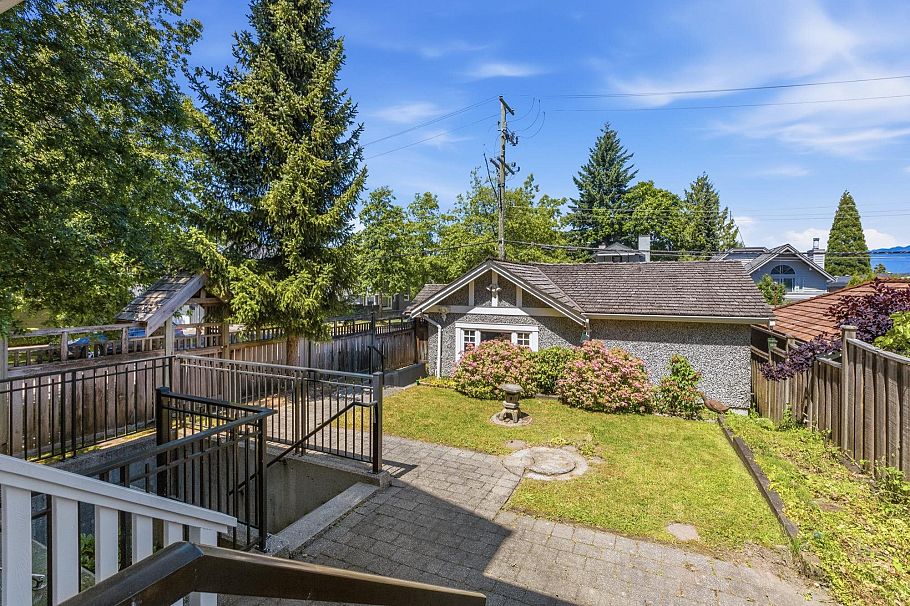 4188 Balaclava Street Vancouver, BC - 39