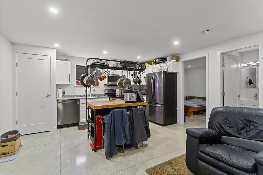 2409 Windridge Drive North Vancouver, BC - 23