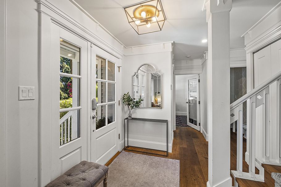 448 Brand Street North Vancouver, BC - 25