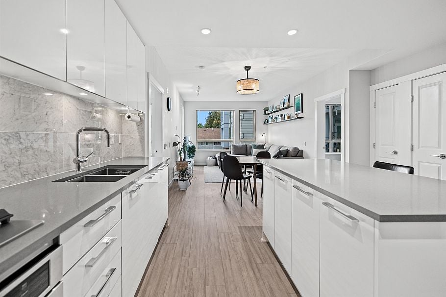315 2651 Library Lane North Vancouver, BC - 8