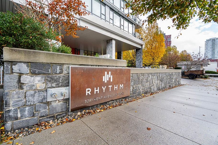 502 3281 E Kent Avenue North Vancouver, BC - 2