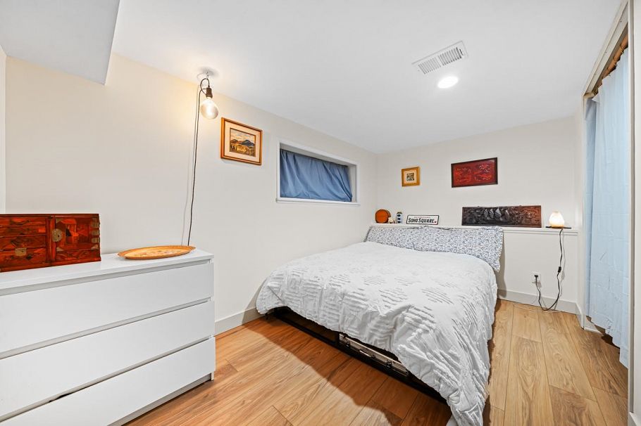 3137 W 28th Avenue Vancouver, BC - 9