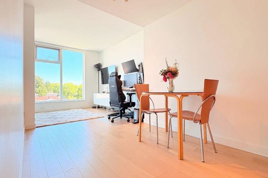 522 2220 Kingsway Vancouver, BC - 3