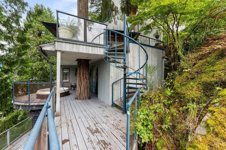 4678 Eastridge Road North Vancouver, BC - 30
