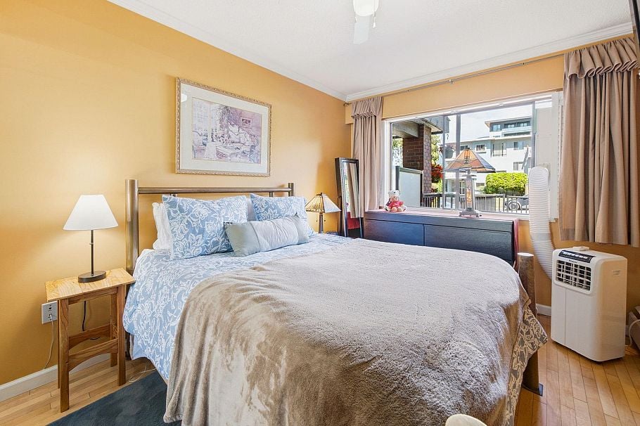 101 123 E 19th Street North Vancouver, BC - 12