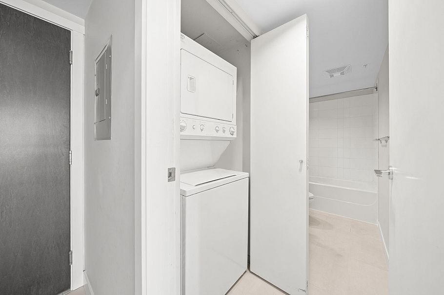 601 1010 Richards Street Vancouver, BC - 19