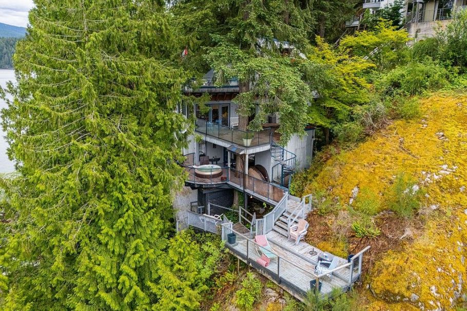 4678 Eastridge Road North Vancouver, BC - 9