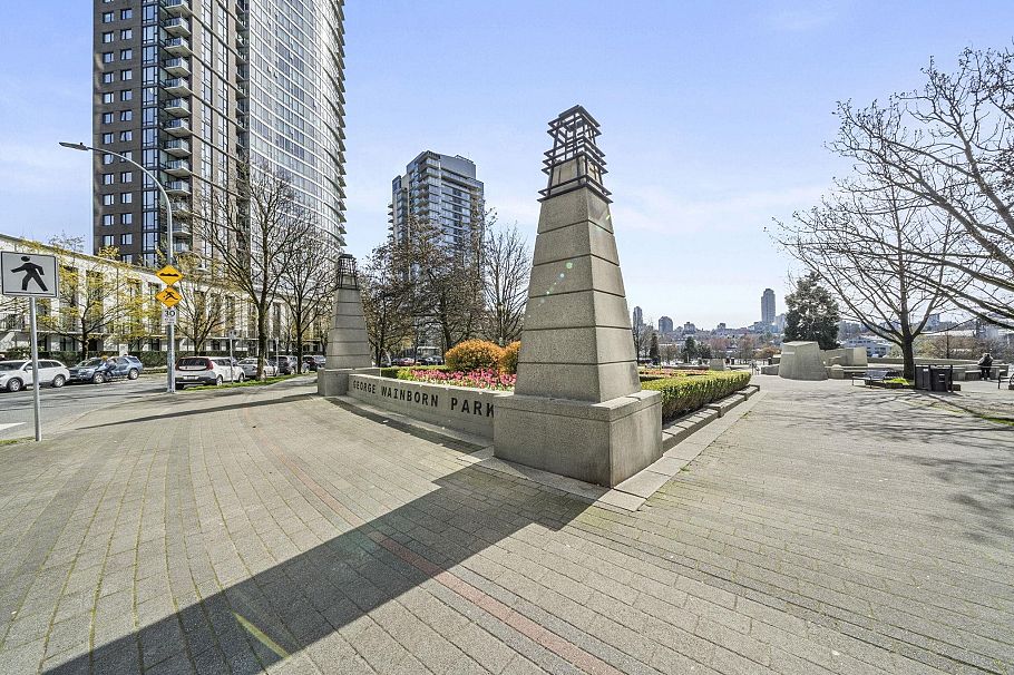 306 583 Beach Crescent Vancouver, BC - 24