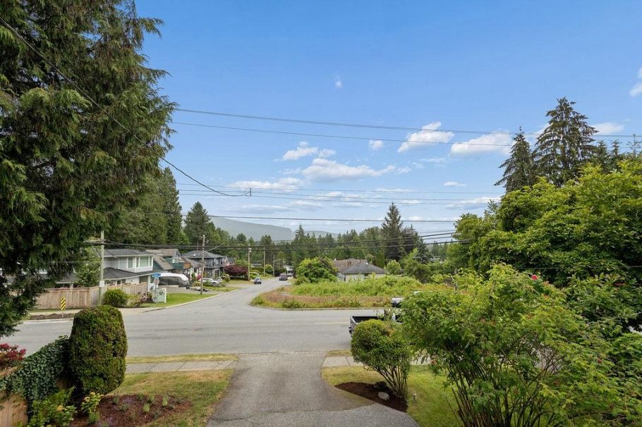 3285 Fromme Road North Vancouver, BC - 35