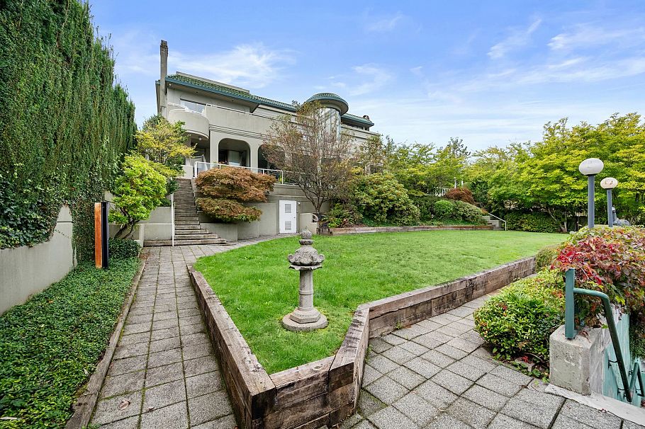 828 Beachview Drive North Vancouver, BC - 30