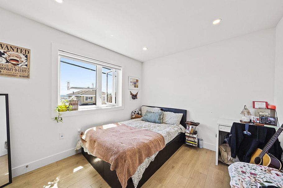 742 E 58th Avenue Vancouver, BC - 30
