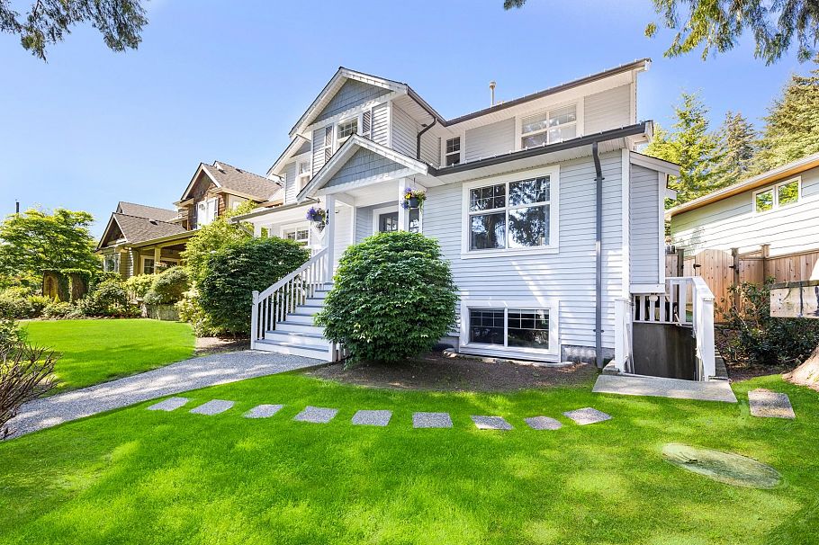 448 Brand Street North Vancouver, BC - 37