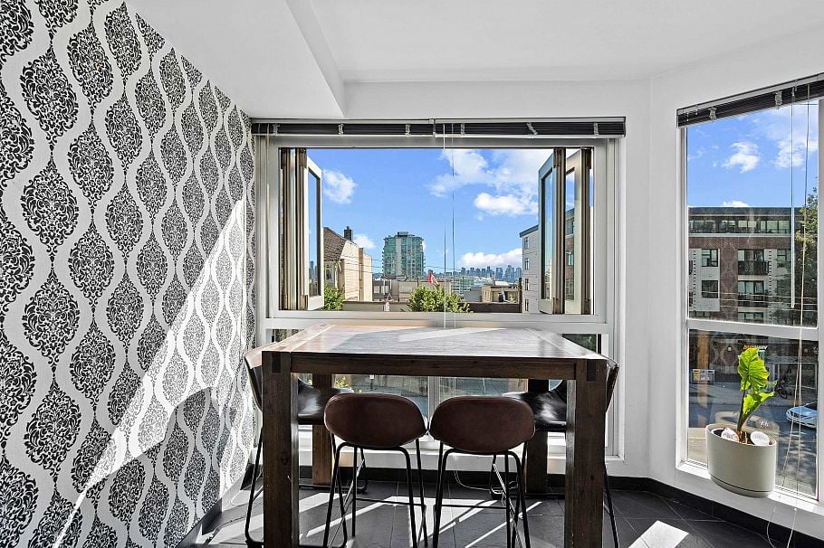 301 122 E 3rd Street North Vancouver, BC - 19
