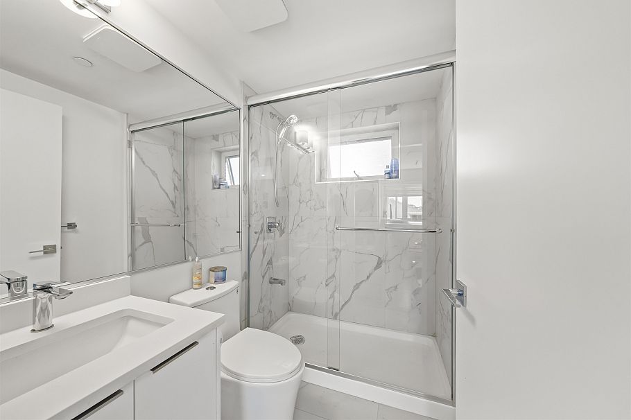 742 E 58th Avenue Vancouver, BC - 17