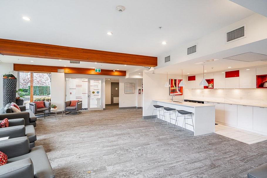 502 3281 E Kent Avenue North Vancouver, BC - 31