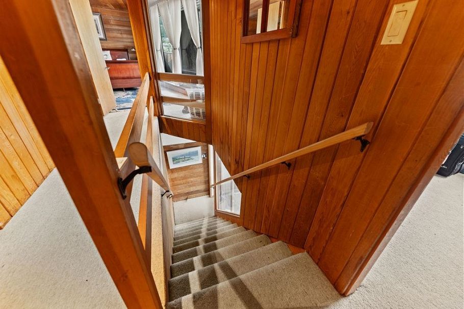 4678 Eastridge Road North Vancouver, BC - 37