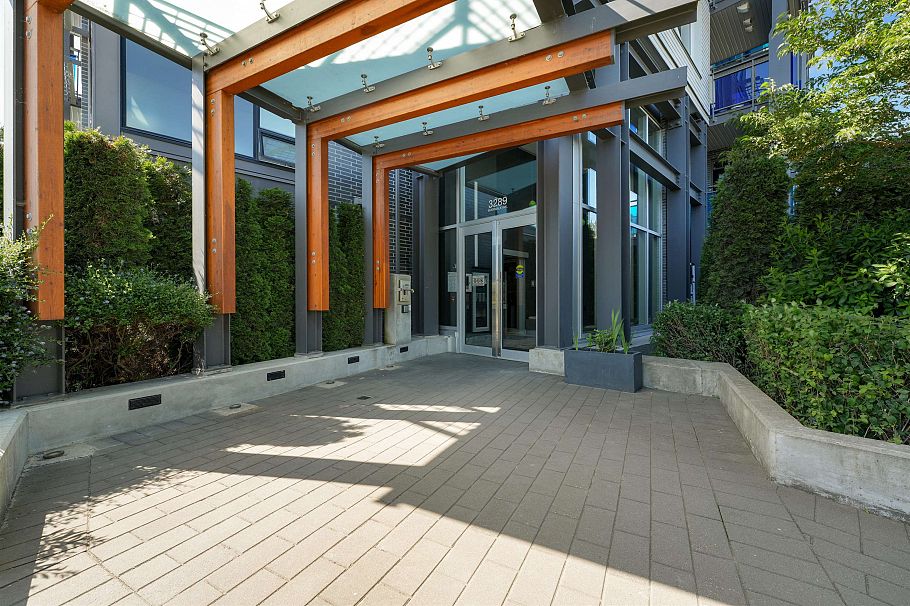 604 3289 Riverwalk Avenue Vancouver, BC - 1