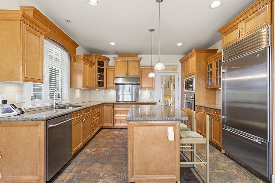 4188 Balaclava Street Vancouver, BC - 4