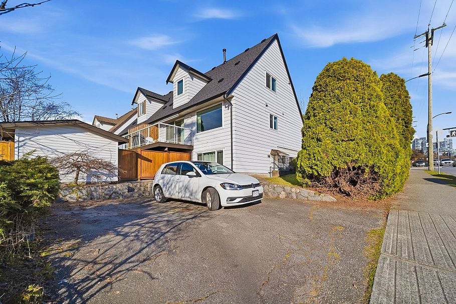 1309 Mahon Avenue North Vancouver, BC - 34