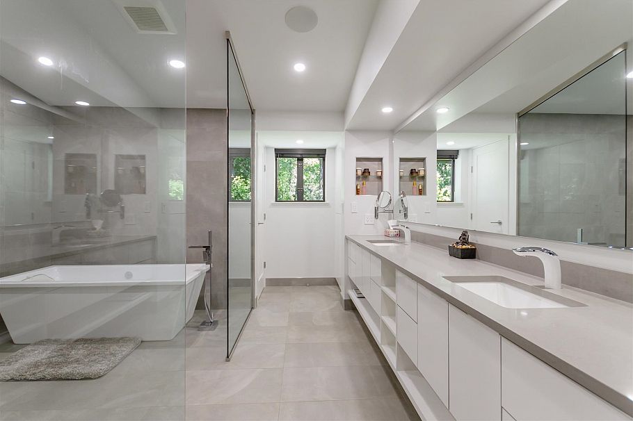 2409 Windridge Drive North Vancouver, BC - 17